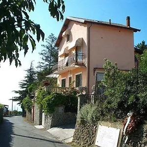 la-tana-del-tasso-ventimiglia.hotelitalianriviera.com/